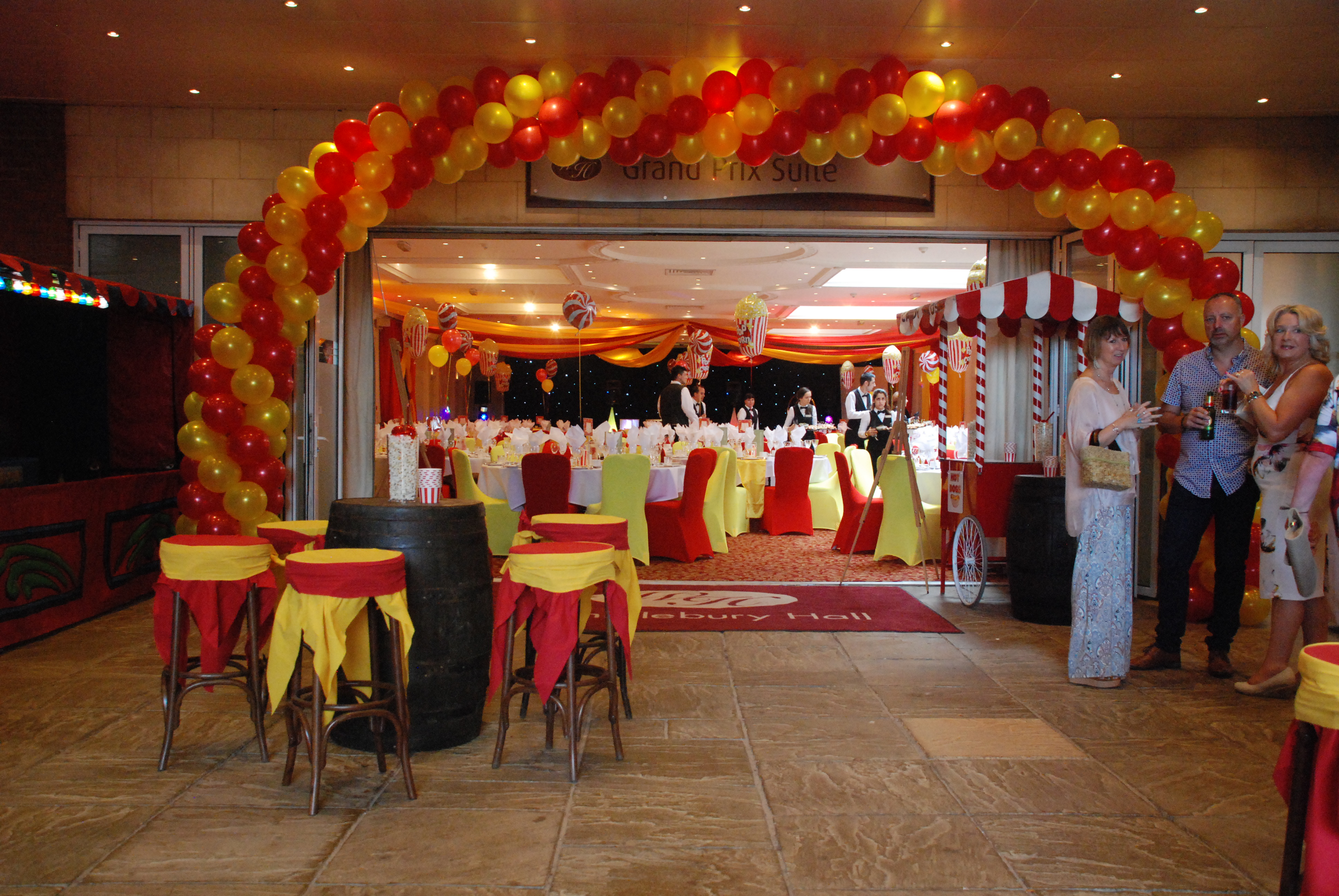 Read more about the article Spiral Balloon Arch At Whittlebury Hall